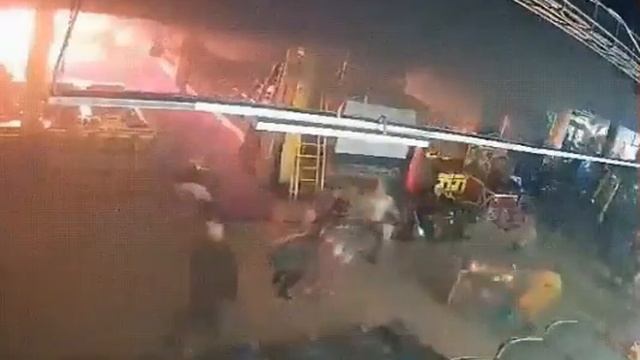 ПОЖАР в КЕМЕРОВО, как быстро все вспыхнуло!!!камера внутреннего наблюдения смотреть онлайн
