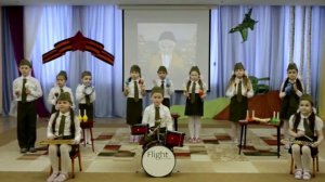 Детский оркестр "Колокольчик". "Попурри военных песен"