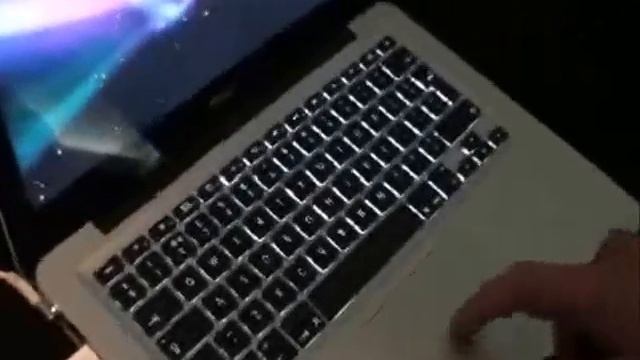 Monitor LED Cinema Display de 24 pulgadas de Apple смотреть онлайн