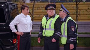 Однажды в России: ДПС и чёрный и тонированный гелик без номеров