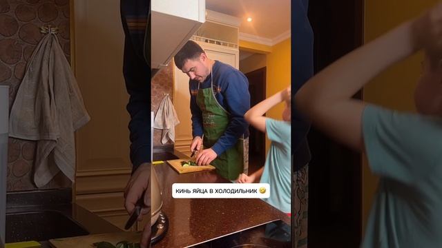 Когда попросили убрать ЯЙЦА в холодильник ? смотреть онлайн