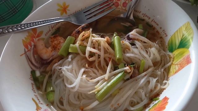 Еда в Тайланде !!! Уличное кафе в Паттайе !!! Тайланд 2016 !!! смотреть онлайн