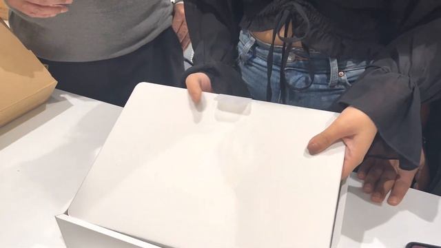 Purchasing MacBook Air M2 For My Daughter смотреть онлайн
