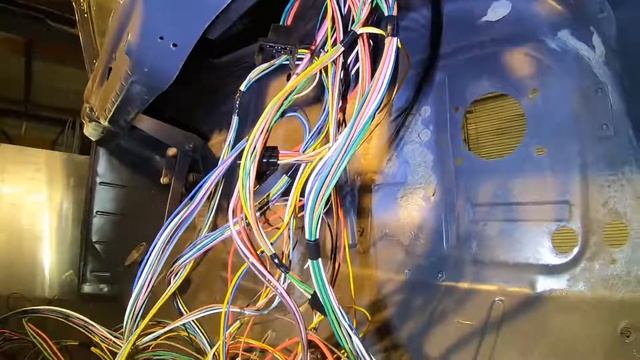 Electrical installation Part 1 - 1951 Chevy Truck смотреть онлайн