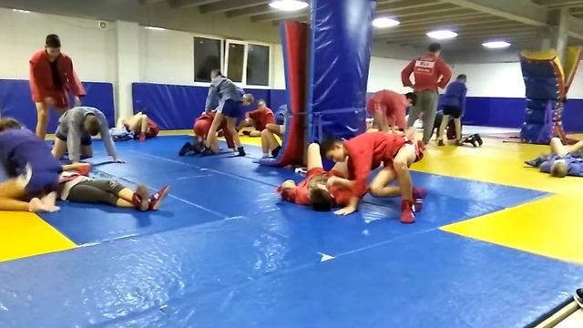 Удержание, переход на болевой - обучение 12.11.2019 смотреть онлайн