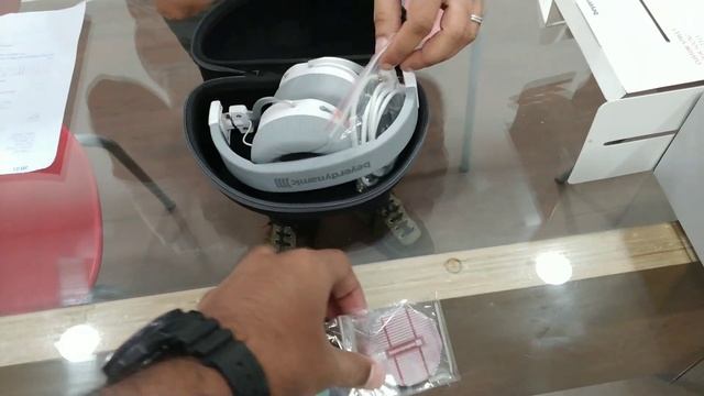 Beyerdynamic Custom Street Headphones (F)unboxing. смотреть онлайн
