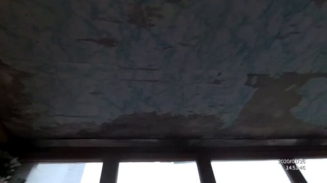 Как снять с потолка липкую пленку. Полезный лайфхак для ремонта. смотреть онлайн