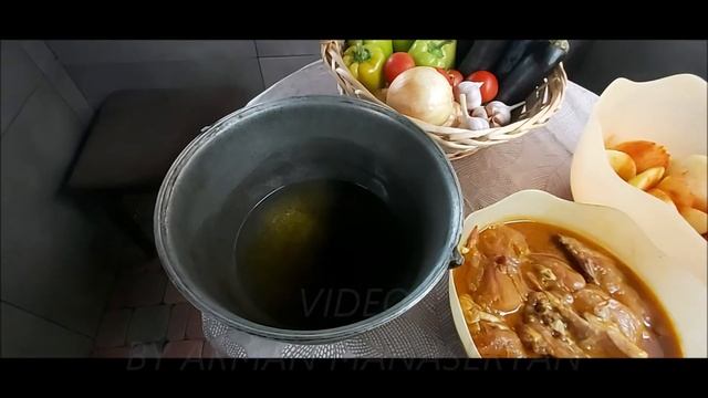 Жареная курица с овощами и картошкой по арабскому рецепту. Տապակած հավ արաբական բաղադրատոմսով. смотреть онлайн