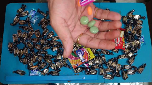 So many lots of Candies, Lots of chocolates, Chocolate opening video, Cadbury смотреть онлайн