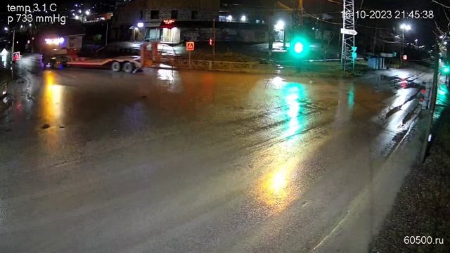 в Усть-Куте большегруз снёс ограждение 16 октября смотреть онлайн