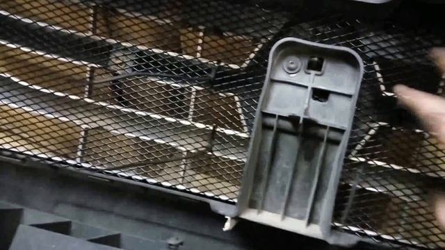 Установка защитной сетки в бампер Рено Дастер смотреть онлайн