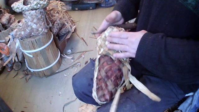 Лапти из рогоза начало плетения носка №5. смотреть онлайн