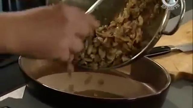 Жюльен из курицы с грибами (готовим дома) avi смотреть онлайн
