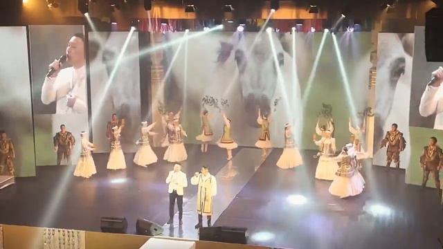 Таптыыр дойдум - Сахам сирэ. Андрей Старков тыл. мел. Толороллор Сиэйэ Уола уонна Мичиллэй смотреть онлайн