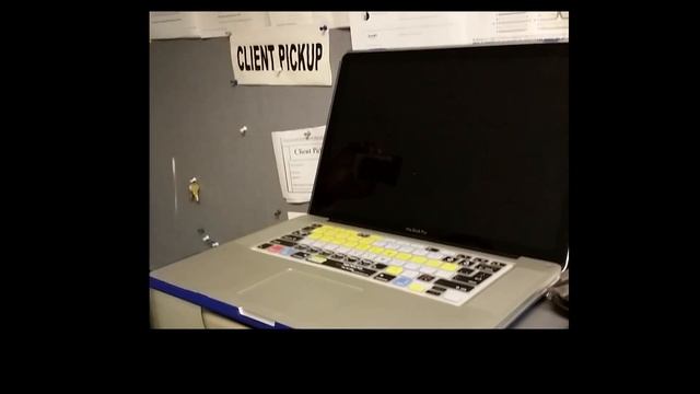 Apple Macbook Pro And Magnet For DJs -Warning смотреть онлайн