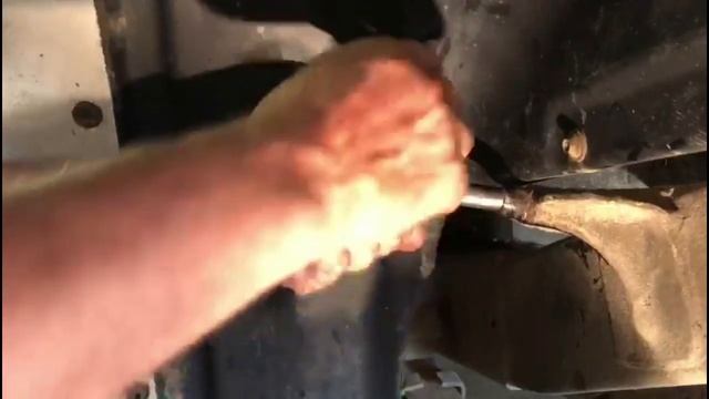 УАЗ Патриот Очередная поломка Сорвана резьба крепления заднего амортизатора смотреть онлайн