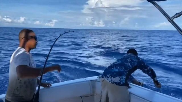 Рыбалка в атлантике (на дальнем кордоне) смотреть онлайн