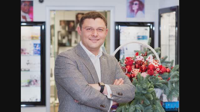 Василий Церетели. Вице-президент Российской академии художеств-в салоне марочной оптики 