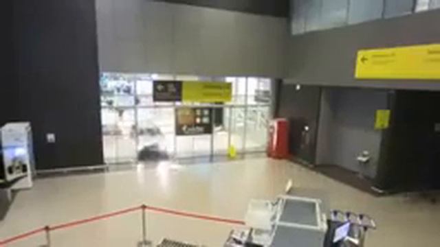 Гонки в аэропорту в Казани пьяного водителя с ДПС смотреть онлайн
