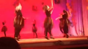 Шоу - группа ступени. Танец ведьмы