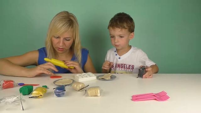 Делаем пиццу из пластилина Genio Kids. Making The Plasticine Pizza.