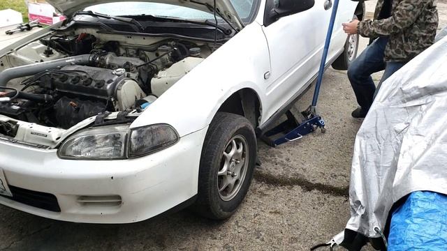 Lowering the EG civic w/ a new mechanic смотреть онлайн