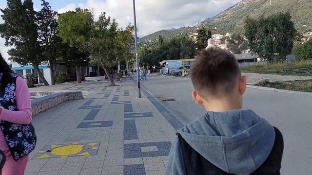 Черногория 19 октября 2021. Встретила сына из школы. смотреть онлайн