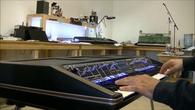 Restored Polymoog Synthesizer Demo смотреть онлайн