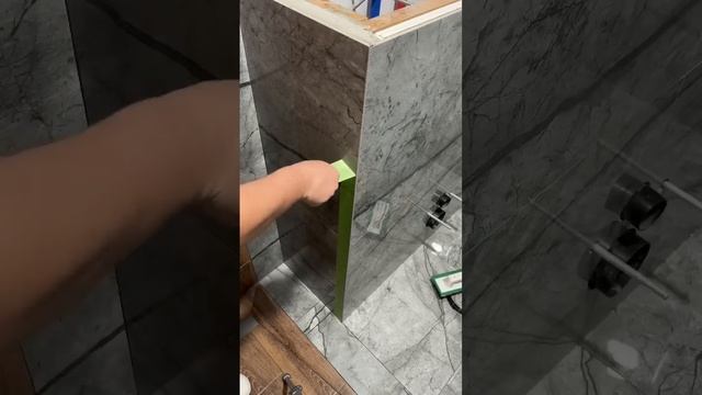 Как сформировать наружный угол из эпоксидной затирки! смотреть онлайн