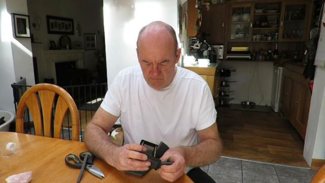 How to make a Microphone Sound reflection Filter From A £3 Pop Filter смотреть онлайн