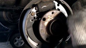 Замена задних тормозных колодок ВАЗ