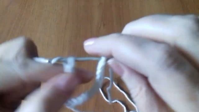 Как легко соединить цепочку из воздушных петель крючком // The connecting chain hook. смотреть онлайн