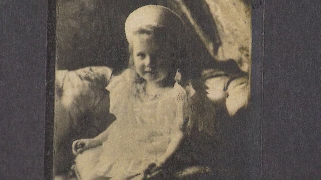 Helen Rappaport: At home смотреть онлайн