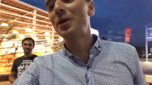 Самый лучший официант в Сочи)) Хотите увидеть?! Говорит и любит то, что Предлагает )) смотреть онлайн