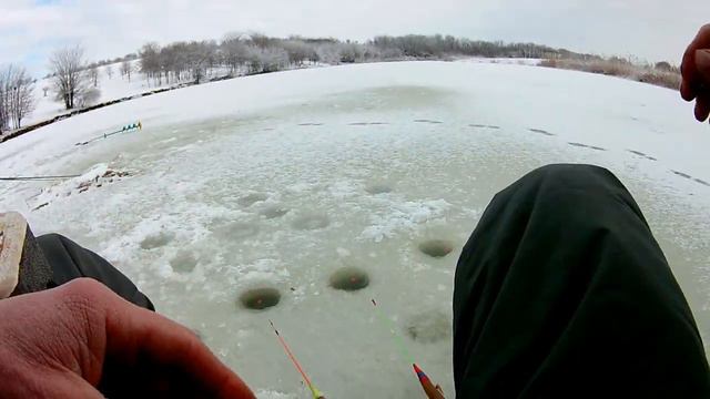 Рыбалка в феврале по льду - после непогоды . смотреть онлайн