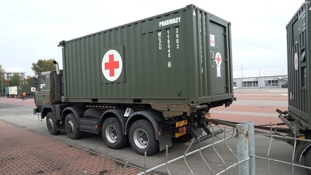 CZECH ARMY TRUCK LOAD CONVOY - Tatra 815 - polní nemocnice - Praha Letňany смотреть онлайн