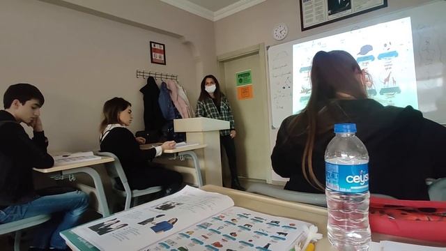 ЖЕНА И ДОЧКА ПОШЛИ УЧИТЬСЯ. УРОКИ КАЖДЫЙ ДЕНЬ! Как быстро выучить турецкий язык \Tomer Анталия #вло смотреть онлайн