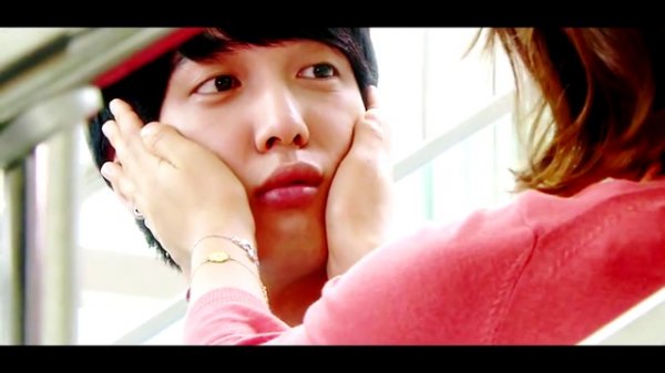 Heartstrings MV