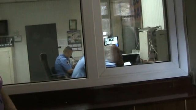 Мы надеялись. что они будут СЛУЖИТЬ и ЗАЩИЩАТЬ...ШОК!!!. Украина. Україна 2016 Кривой РогUkraine смотреть онлайн