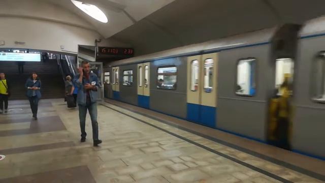 Поезд Ока на станции Алтуфьево смотреть онлайн