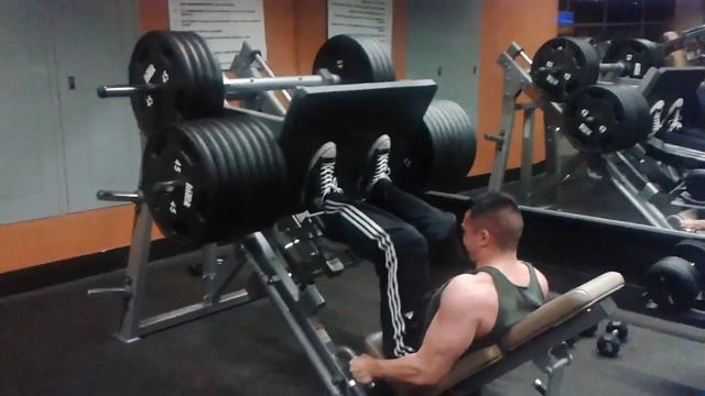 Chris Higgins leg pressing 1198 lbs смотреть онлайн