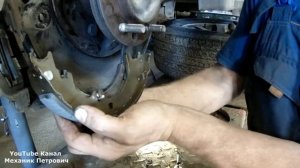 Особенности замены КОЛОДОК РУЧНИКА  Toyota LandCruiserPrado
