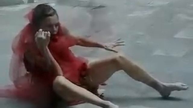 Flavia Ghisalberti (буто перформанс в Манеже)