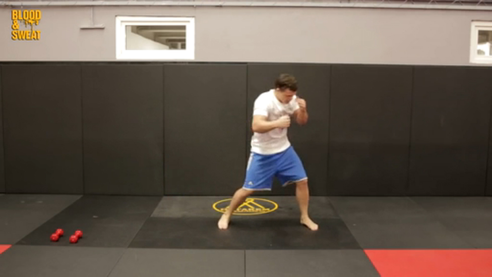 Бокс. Тренировка плечевого пояса. Boxing. The training of the shoulder girdle смотреть онлайн