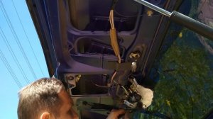 Снятие и ремонт механизма привода заднего дворника на Hoda HRV