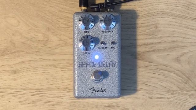 First Plug of Fender Hammertone Space Delay смотреть онлайн