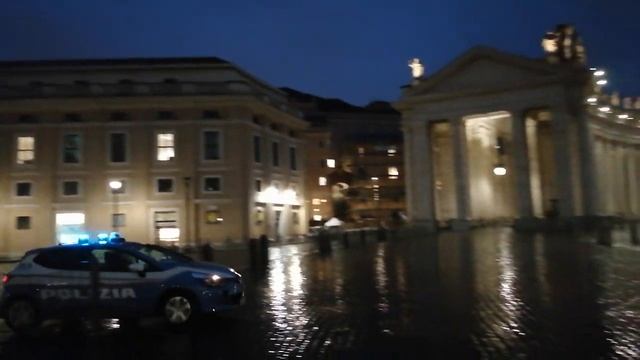 Piazza San Pietro in Vaticano... dopo la pioggia / Площадь Святого Петра в Ватикане... после дождя. смотреть онлайн