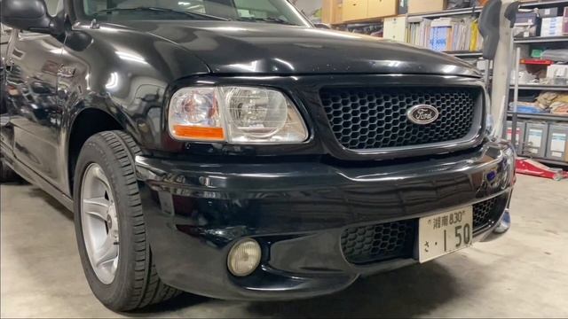 【後編】1999 FORD SVT F150 Lightning Road Test!! 新車から22年乗り続けるDJ.ナイクが、改めて徹底チェックします！ смотреть онлайн