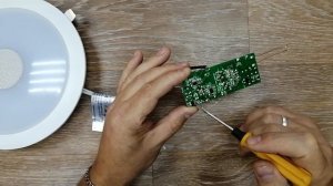 Потолочный светодиодный светильник не включается быстрая проверка светодиолы драйвер