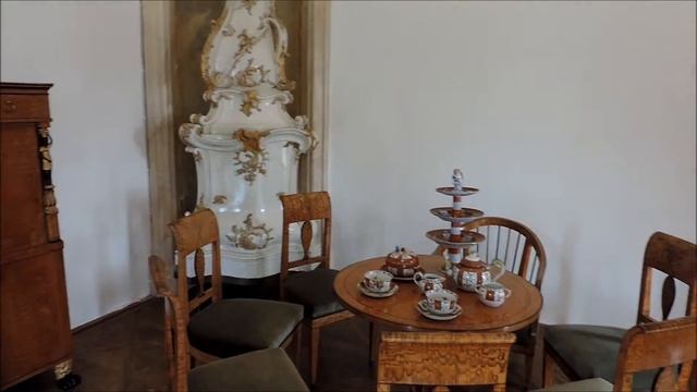 Hungary. Fertőd. Esterhazy-kastely. Гостиная и столовая смотреть онлайн